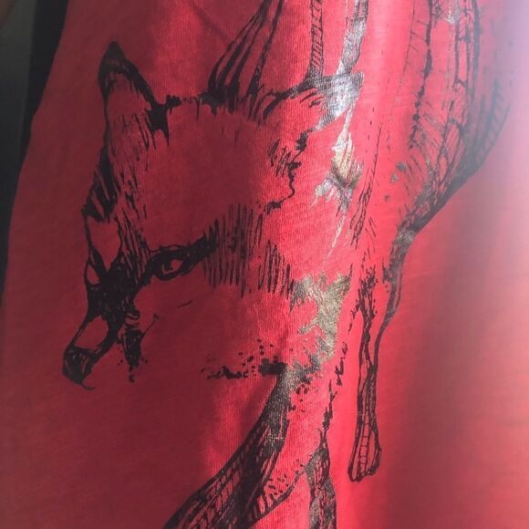 A.N.A. Red v-neck tee shirt, falcon into wolf, L - Picture 2 of 4